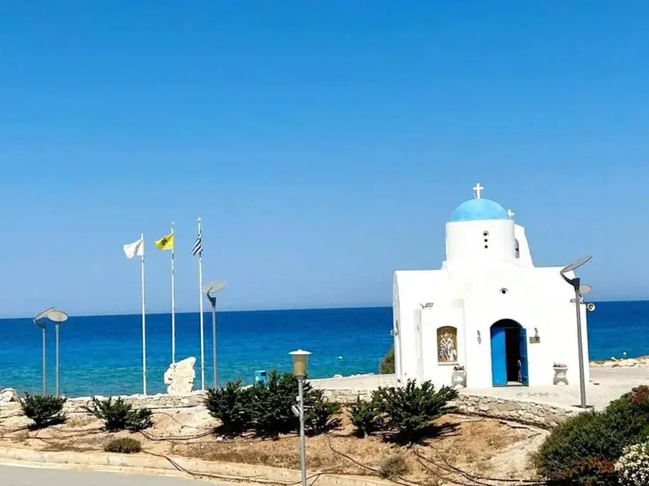 3bdr villa-pool/700m from a blue flag beach