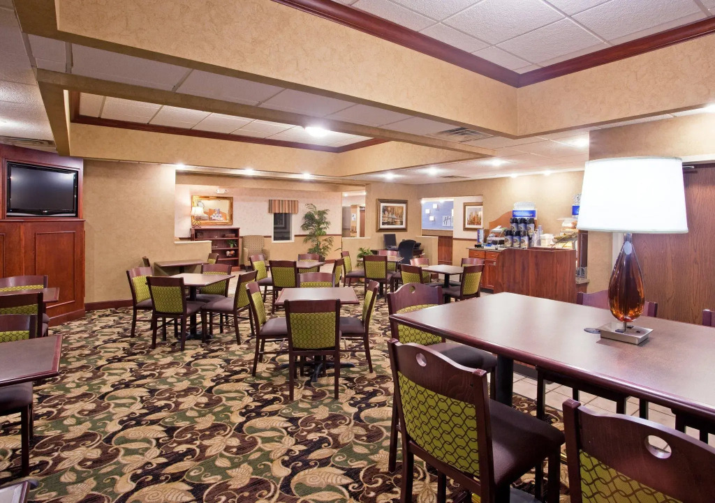 Holiday Inn Express & Suites Troy by IHG