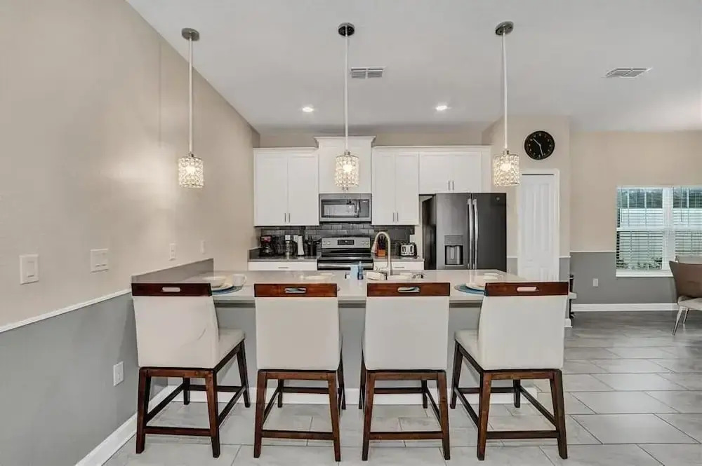 5021 WA - Stunning Townhome With Private Pool