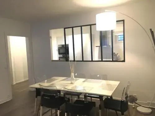 Appartement 2 chambres avec PARKING en centre-ville & CABINE DE PLAGE en bonus