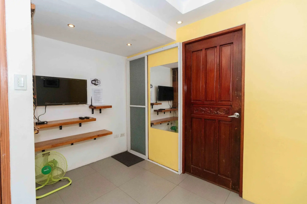 RedDoorz at DBuilders Rooms Ph1 Taguig