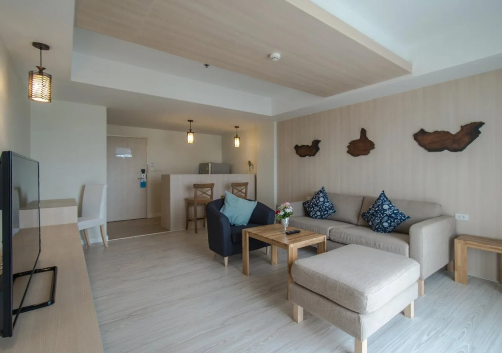 Prachuap Grand Hotel