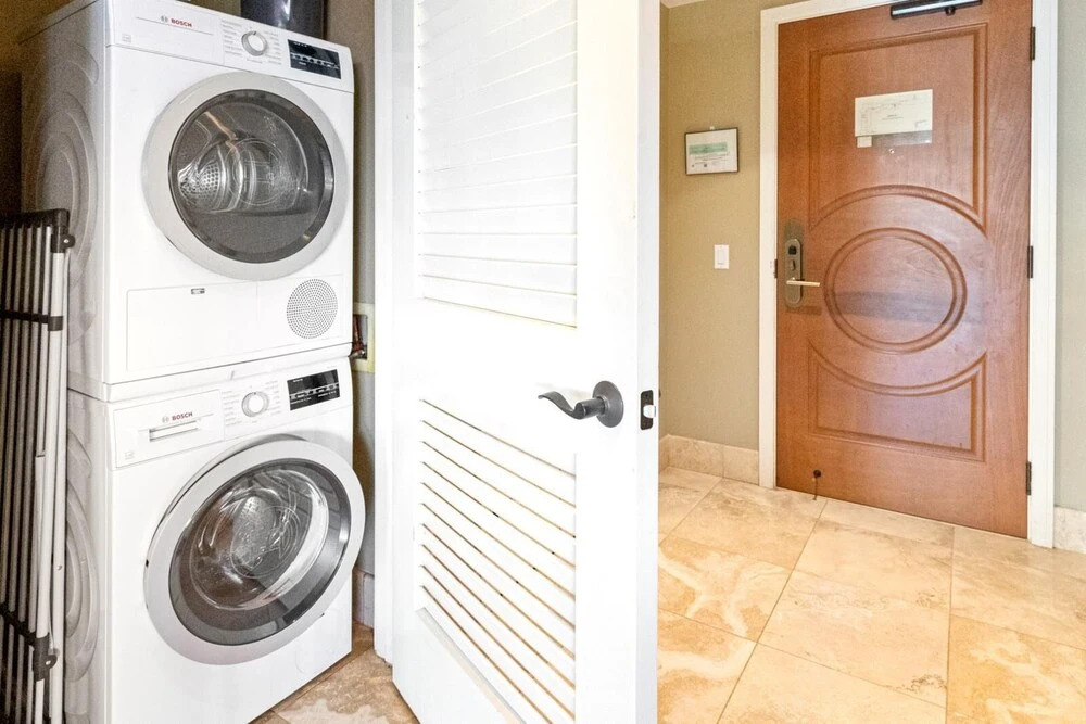 K B M Resorts- Hkh-409 Luxurious 2bdrm With Large Wrap Around Balcony, Chefs Kitchen, Ocean Views!