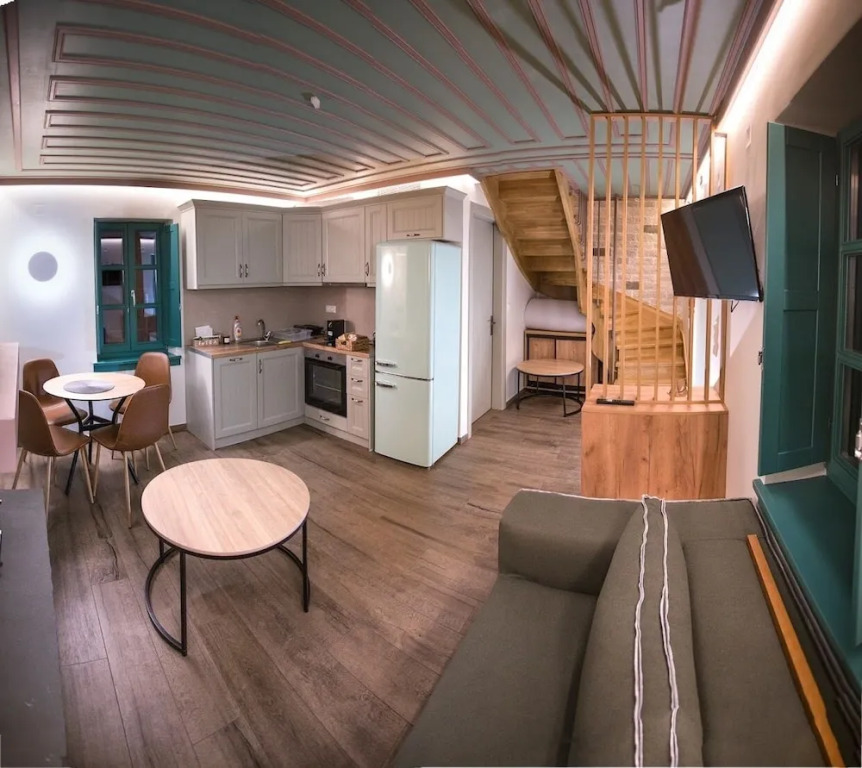 MAKRIS Papigo Luxury suites