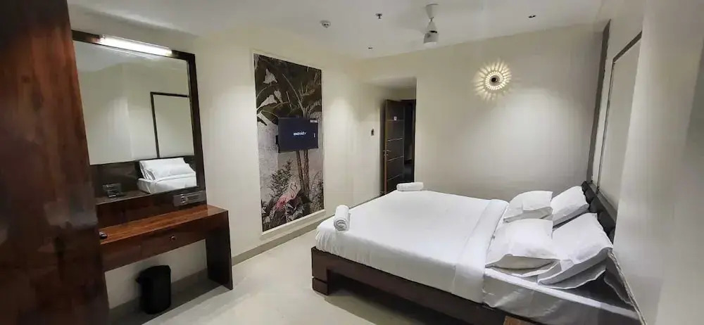 Model Grand Inn
