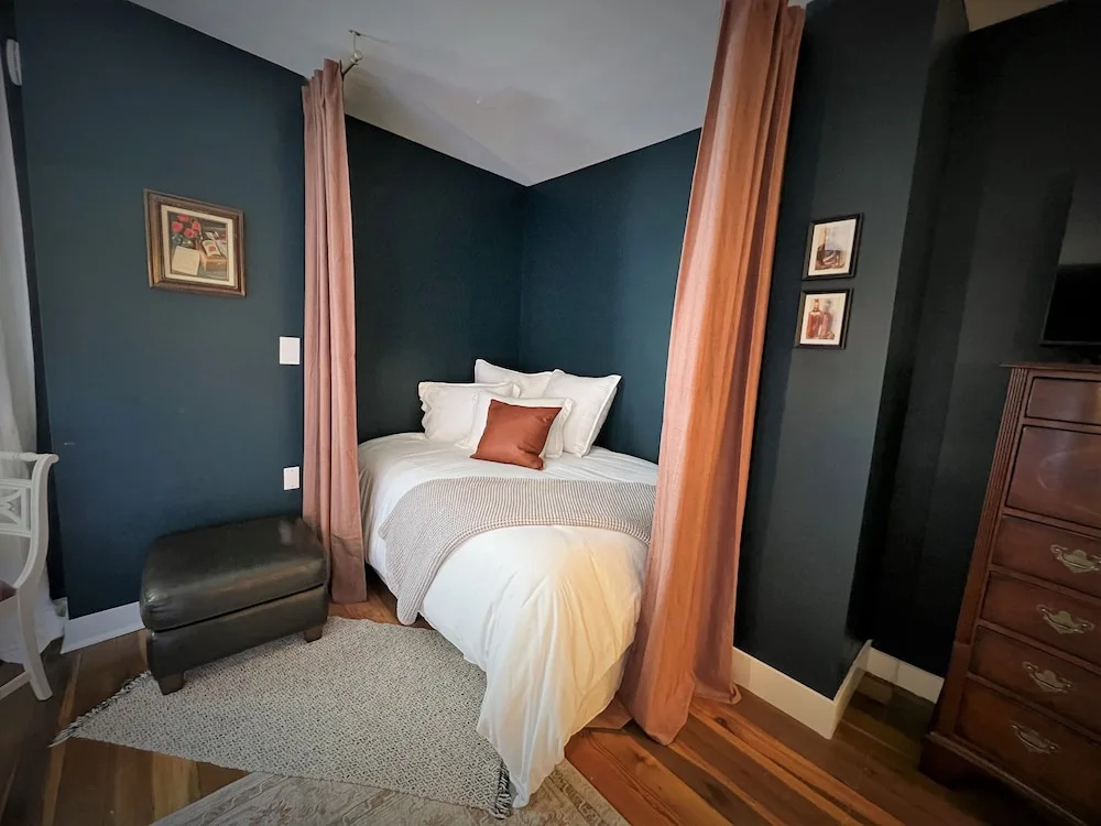 Rose Hill Inn