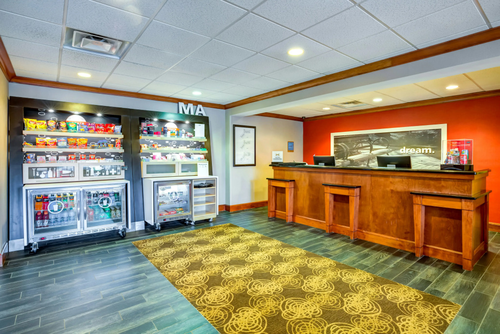 Hampton Inn Boston-Norwood