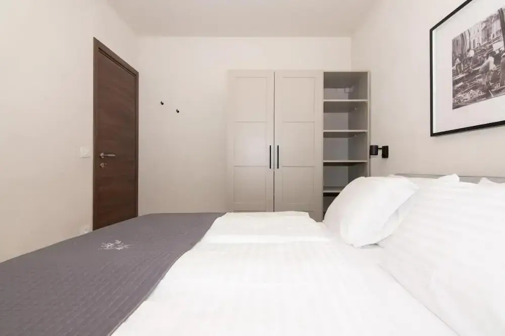 AdeLis Residence