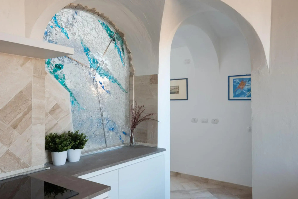 it has 1 bedroom communicating with living room with sofa bed, kitchen, large terrace (with table an-SHERDEN BILO 8