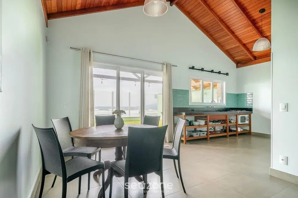 House on the Beachfront of Pereque SC Aaf378