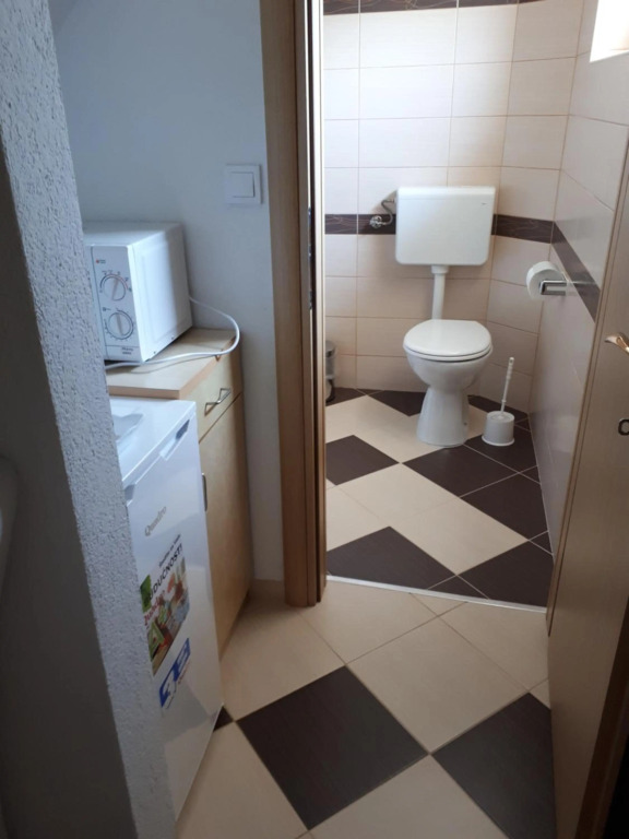 IRIS Room & Apartment