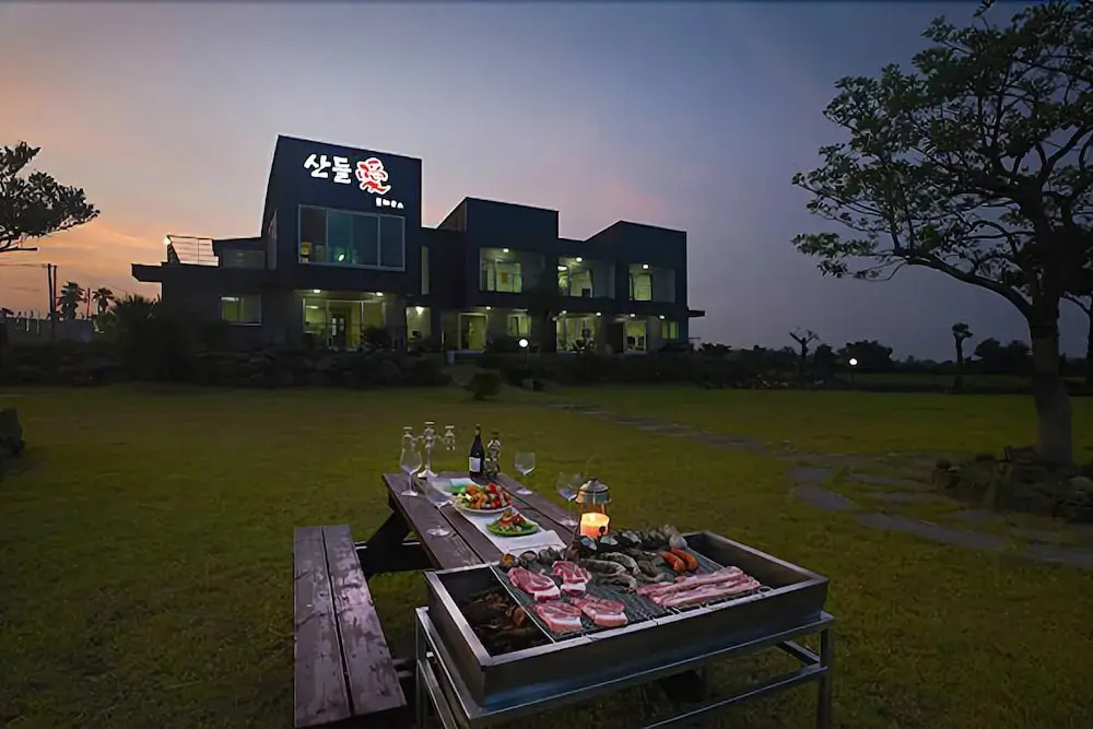 Seogwipo Sandule Pool House Pension