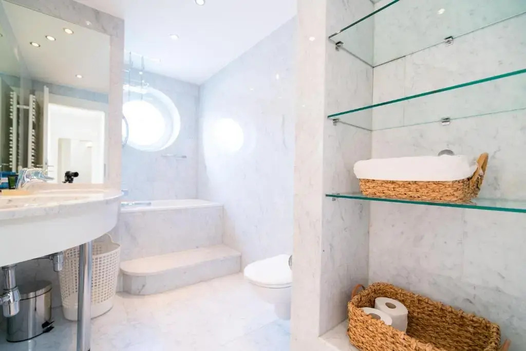 Vienna Residence | Terrific apartment with a phenomenal roof terrace just opposite Belvedere Castle