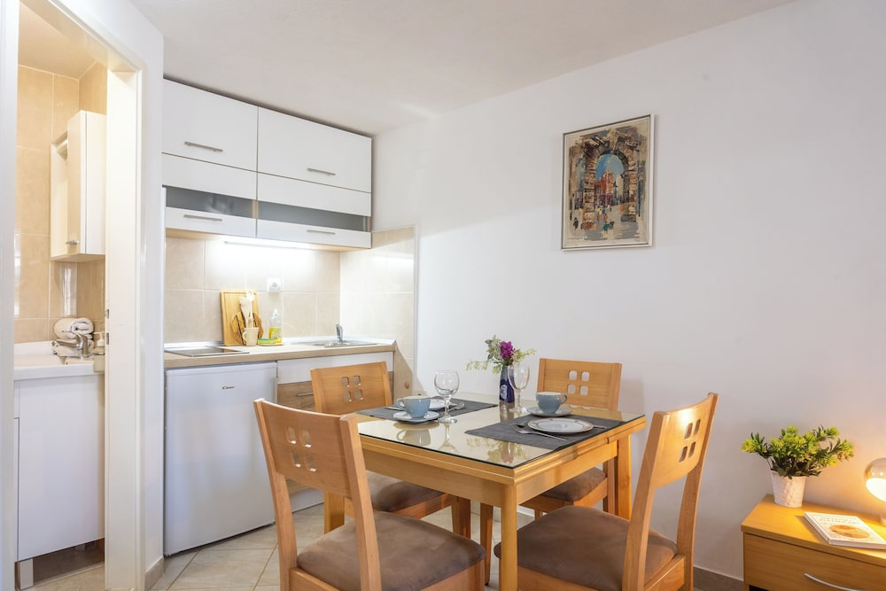 Apartments Josip