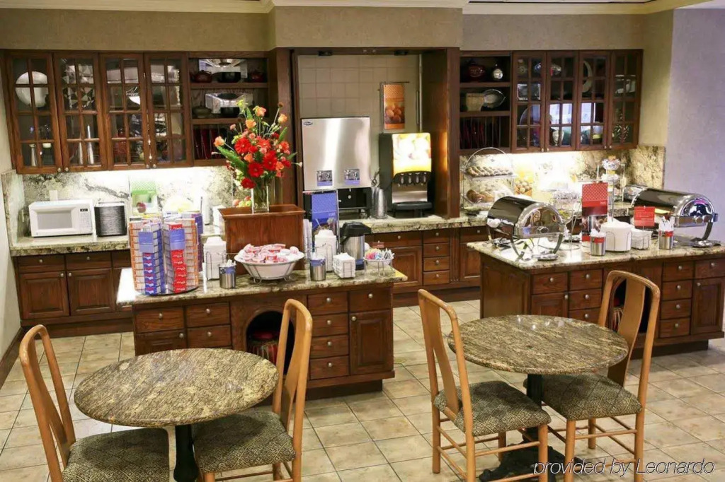 Hampton Inn & Suites Country Club Plaza