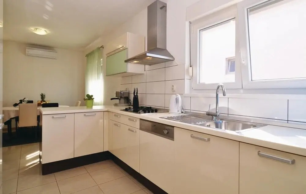 Awesome Home in Petrcane With Wifi and 3 Bedrooms