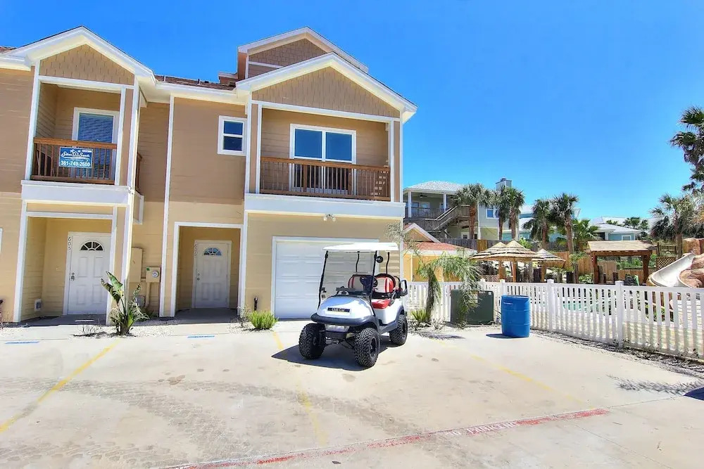 Beach Life 4 Bedrooms 4.5 Bathrooms Townhouse