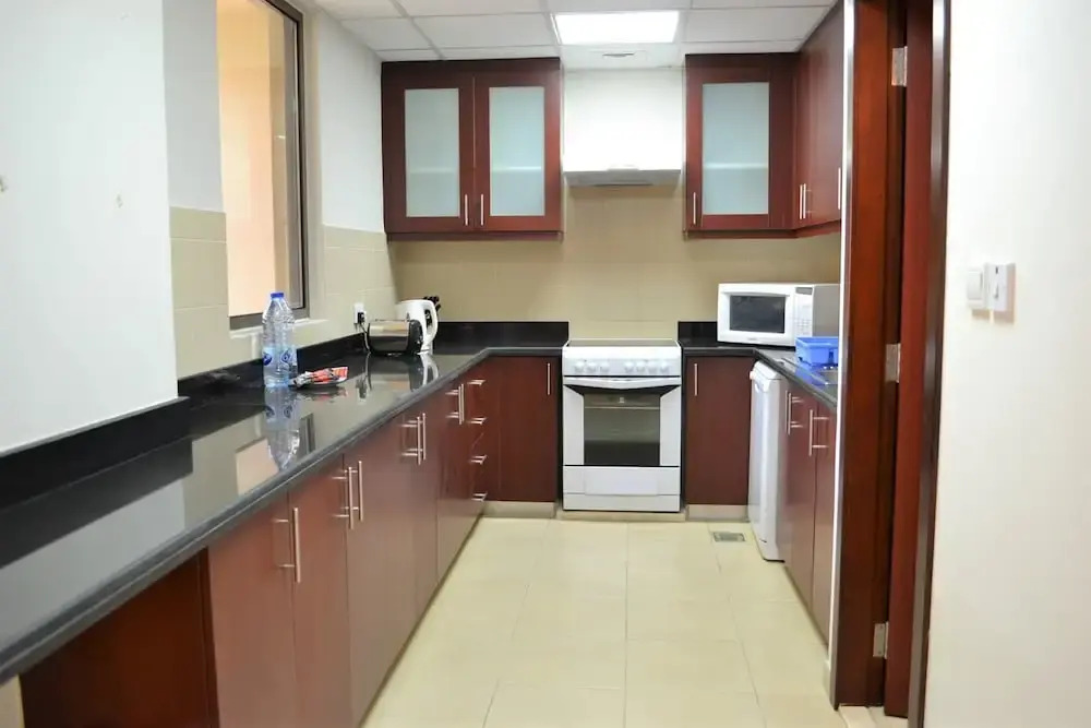 Large 1 Bed - Affordable fully furnished 1BR with balcony and a great marina view! - LSE