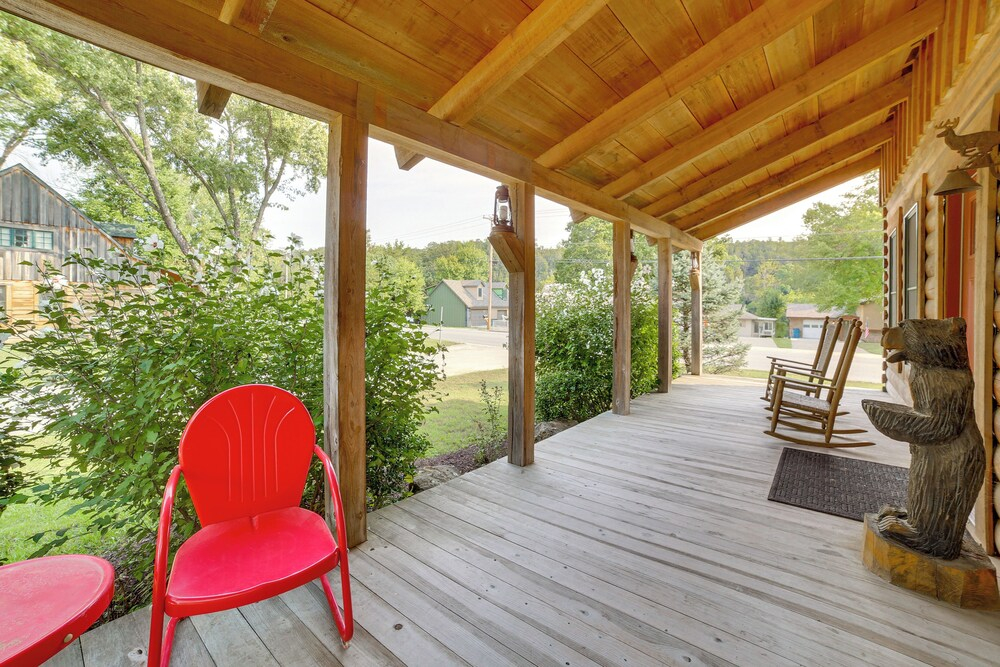 Rustic Hollister Cabin - 5 Mi to Downtown Branson