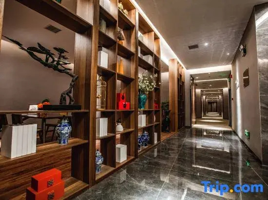 Yoese Hotel