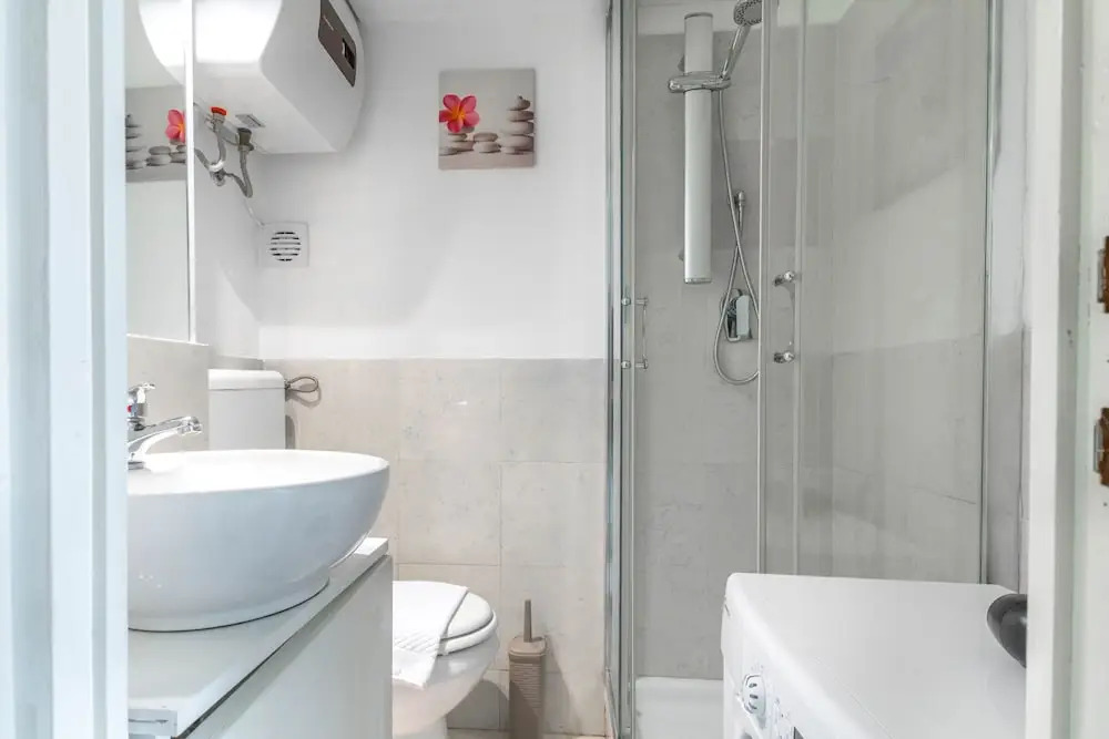 JOIVY Lovely Studio For 2 W/Balcony Near Duomo
