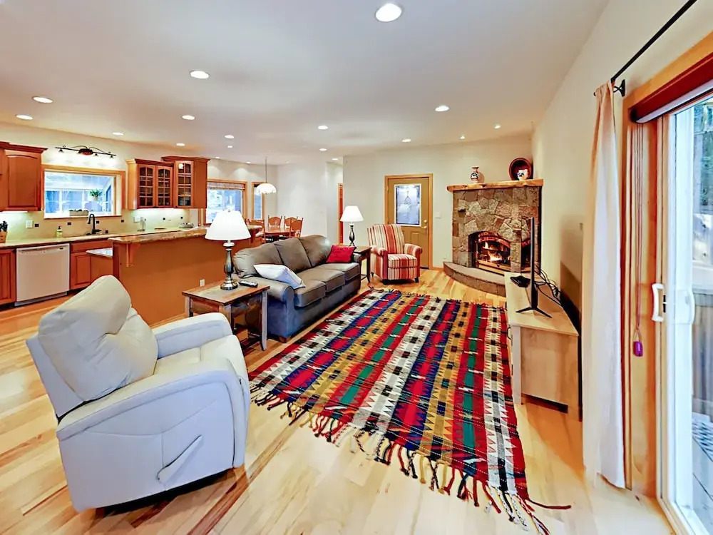 Westlake Village - 3 Br Home