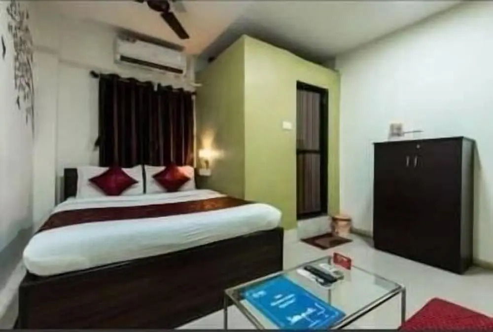 Hotel Saffron Inn