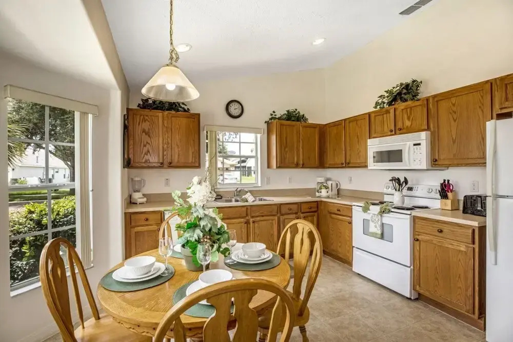 #253-Modern 4 bed home with own private pool close to Disney
