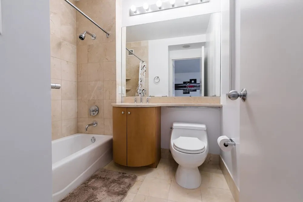 Beautiful 1 Bed Fully Furnished Apartment