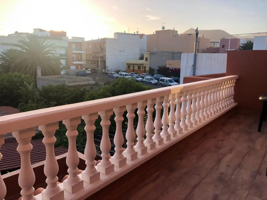 San Isidro. 2 rooms. Quiet terrace