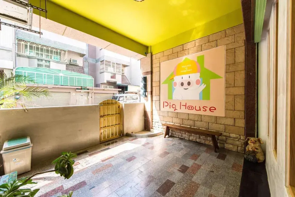 Pig House II