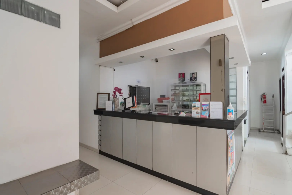 RedDoorz near Alun Alun Bandung 3
