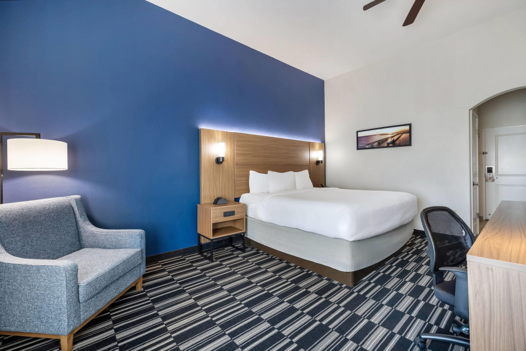 La Quinta Inn & Suites by Wyndham Alvin