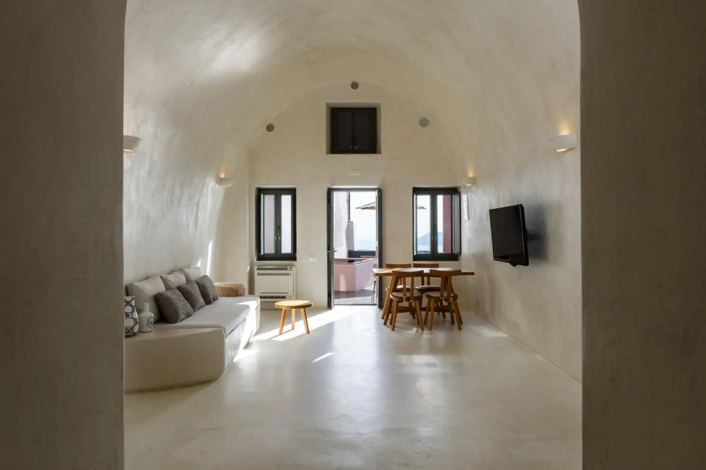 Villa Dawn in Fira Santorini