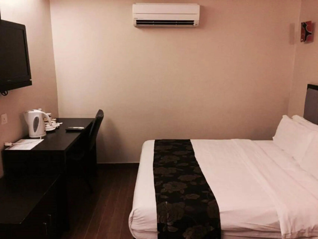 KK Waterfront Hotel