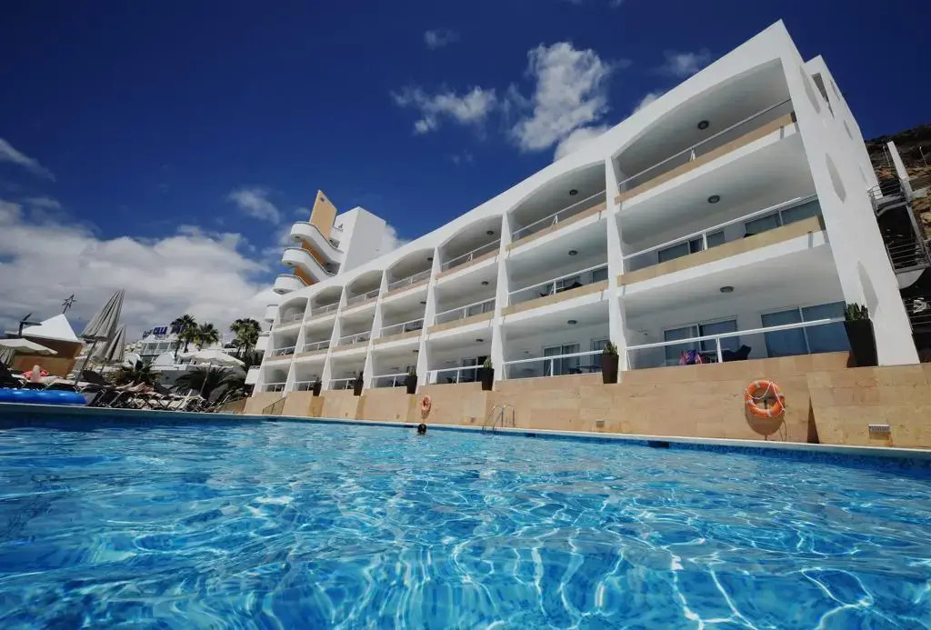 Apartamentos Cabau Altair