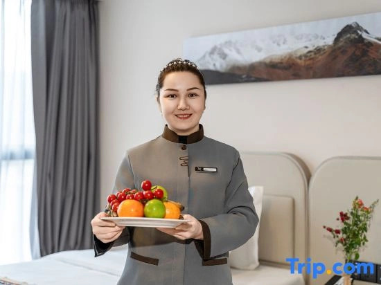 Licheng Langyu Hotel (Kashgar Administrative Service Center Xiao Yalang Wetland Park Branch)