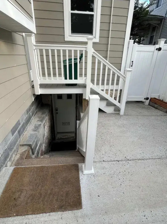Top of the Town With Parking - 1 Bedroom