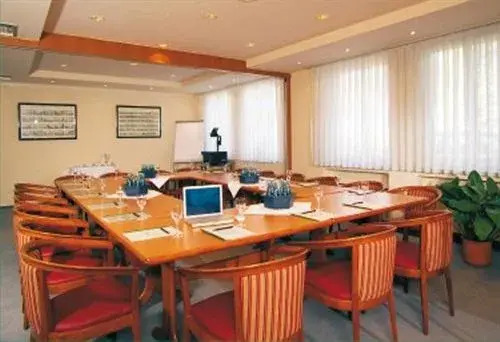 Hotel Am Lunik Park