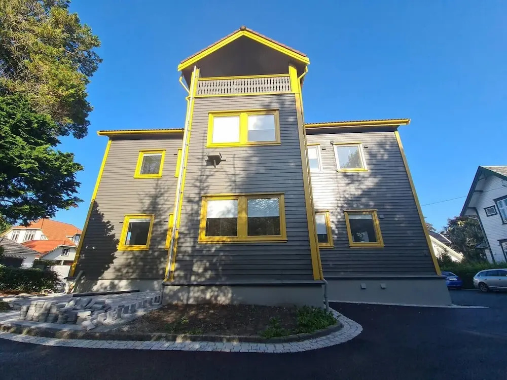 Spacious And Modern 3-bedroom Near Center, Free Parking