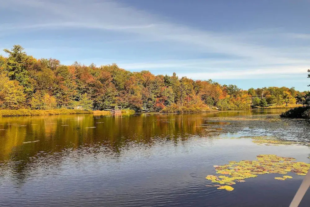 Private Spa, Fire Pit & Deck: Poconos Home!
