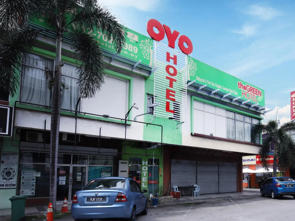 OYO 479 The Green Hotel