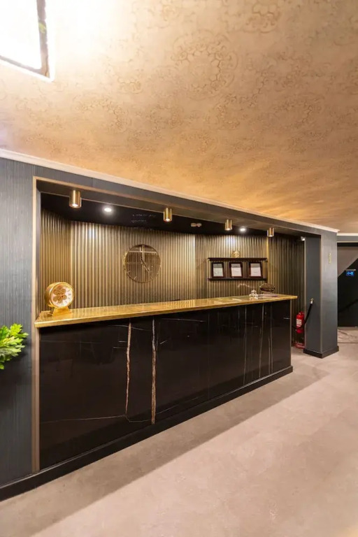 Torres Poiana Boutique