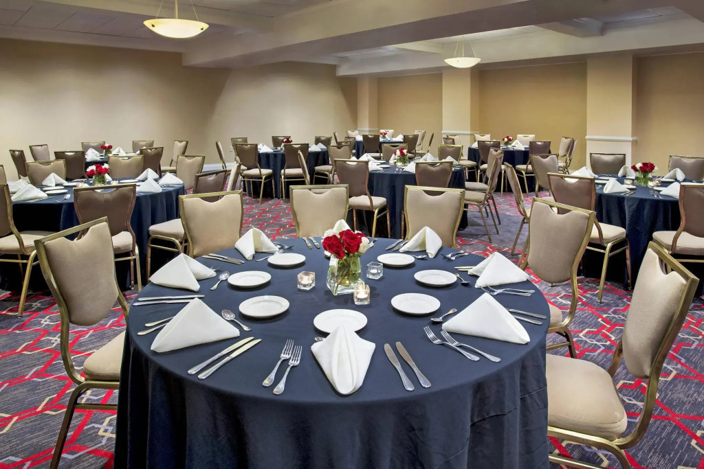 Best Western Premier Plainview-Long Island Hotel