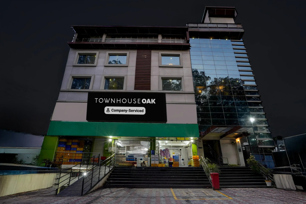 Super Townhouse Oak ONGC Crossway Formerly Hotel Gold Stone Comfort