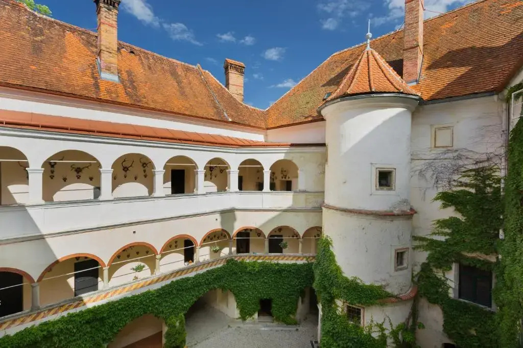 Schloss Ernegg