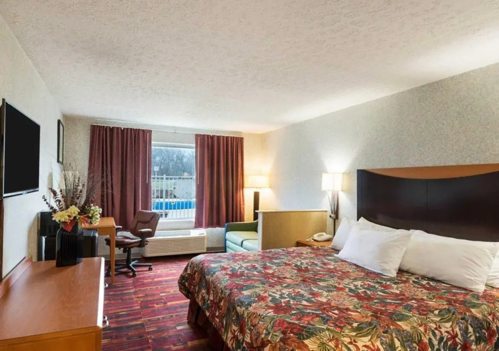 Super 6 Inn and Suites