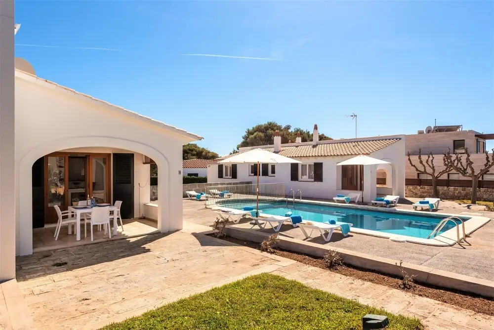 Apartamentos Calan Brut