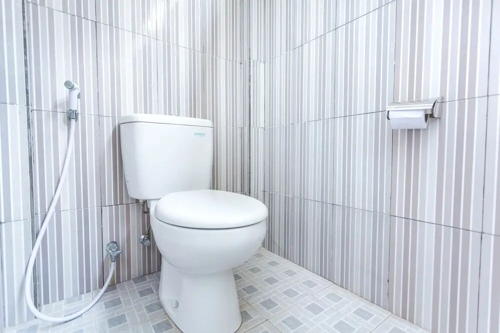 White House by OYO Rooms