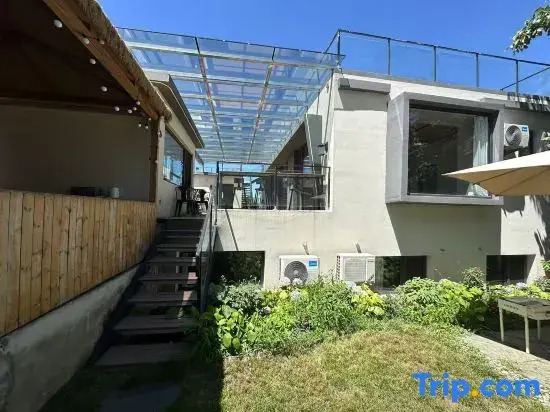Shanhaijing Homestay (Jinhai Lake Scenic Area)